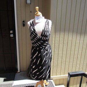 #358  NEW WOMEN'S SLINKY DRESS BY LAUREN  (SIZE 16)